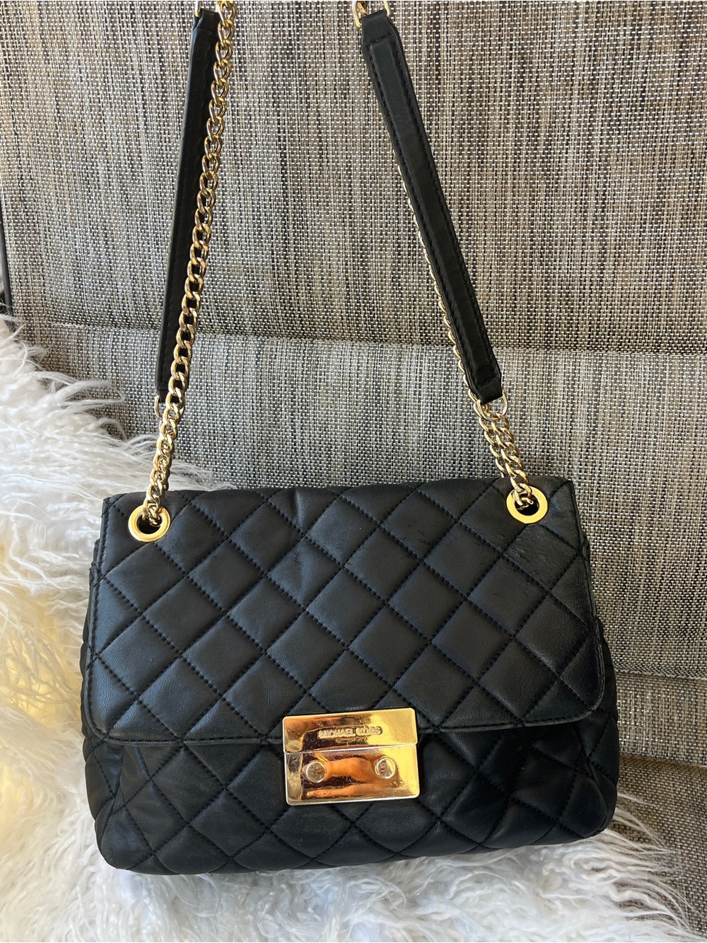 Michael Kors Black Quilted Shoulder Bag with Gold Hardware - Picture 3 of 16